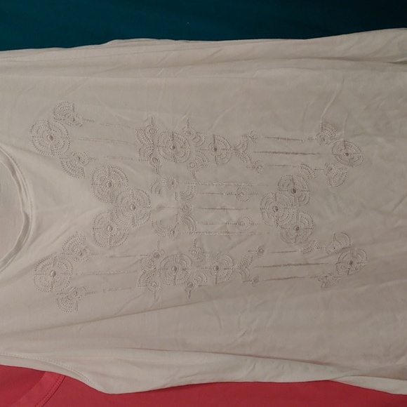 Old Navy Brand 3 pack of Tanks Size Medium - Picture 3 of 6